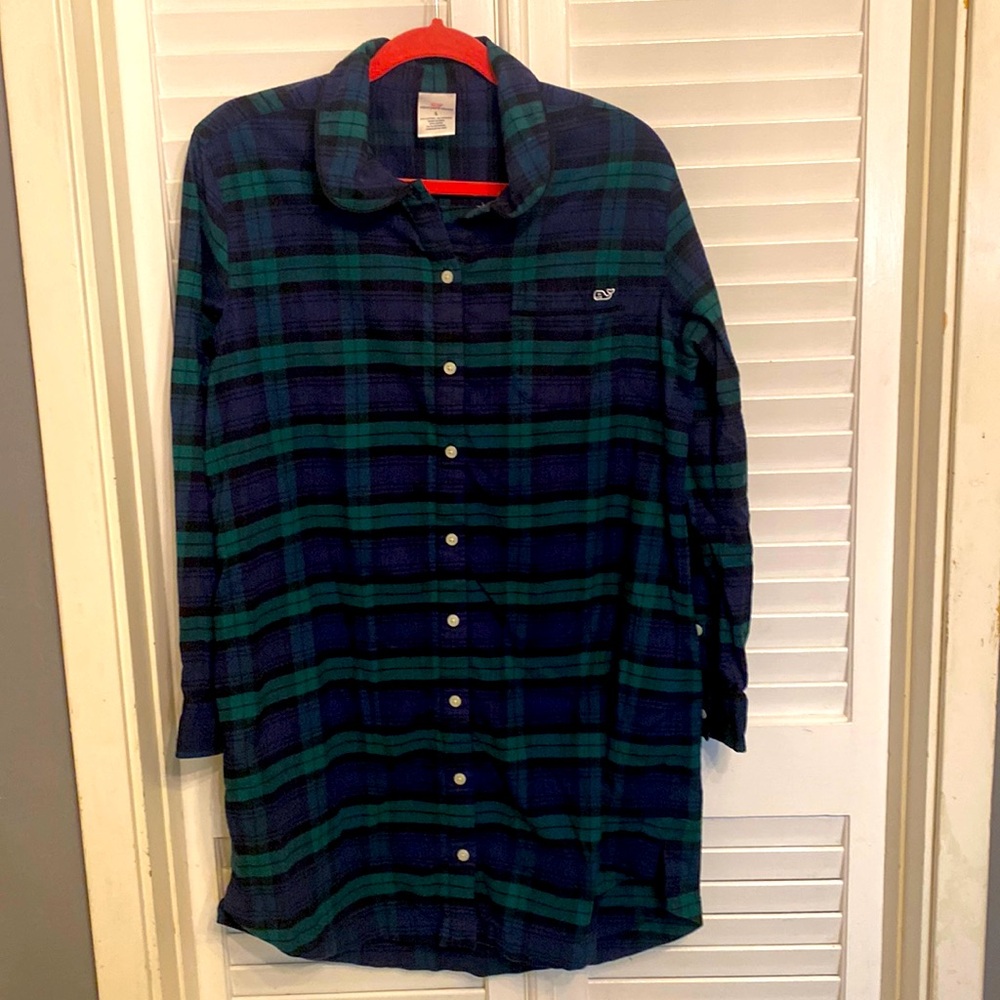 Vineyard vines sleep shirt large